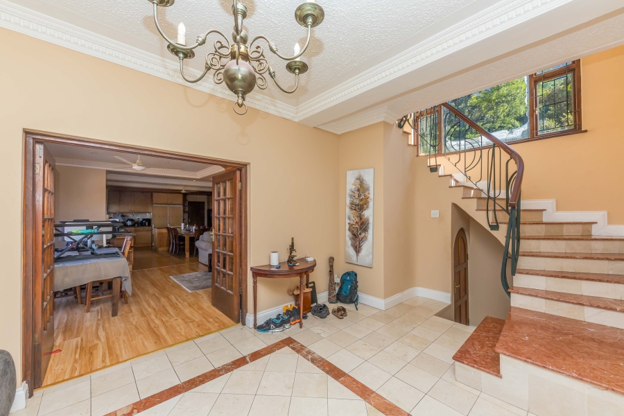 4 Bedroom Property for Sale in Oranjezicht Western Cape